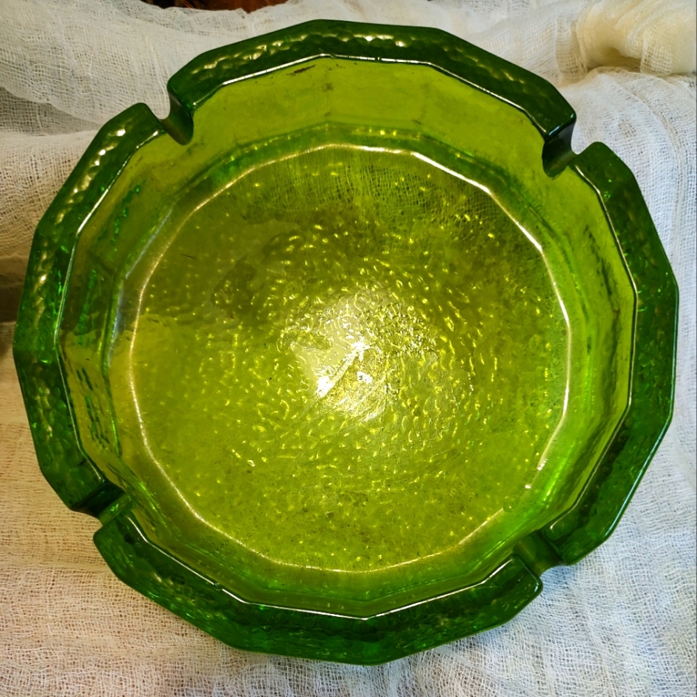 Beautiful Vintage Blenko glass ashtray